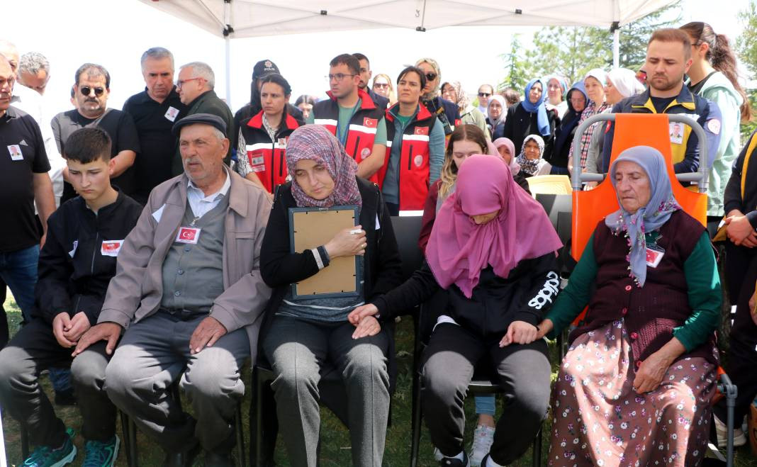 Şehit polis son yolcuğuna uğurlandı. Gözyaşları sel oldu - Resim: 6